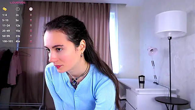 Snapshot of Holla_Molly chatting on October 2, 2025, 5:36 am Holla Molly online show from October 2, 2025, 5:36 am