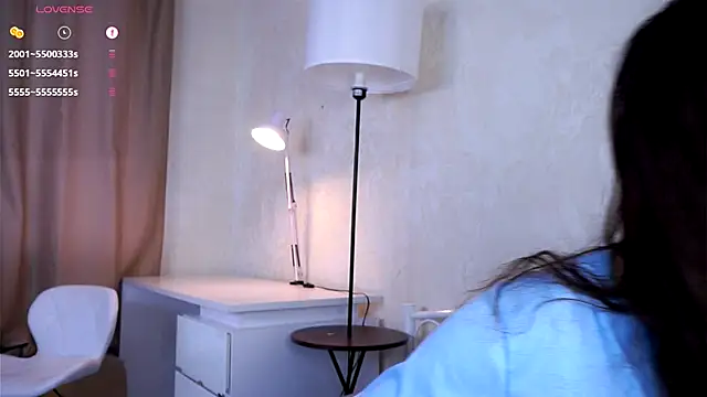 Snapshot of Holla_Molly chatting on October 27, 2025, 5:11 am Holla Molly online show from October 27, 2025, 5:11 am