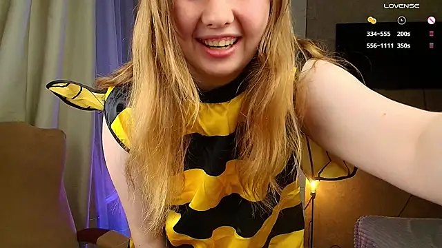 Vivian cutie online show from October 31, 2025, 3:46 pm