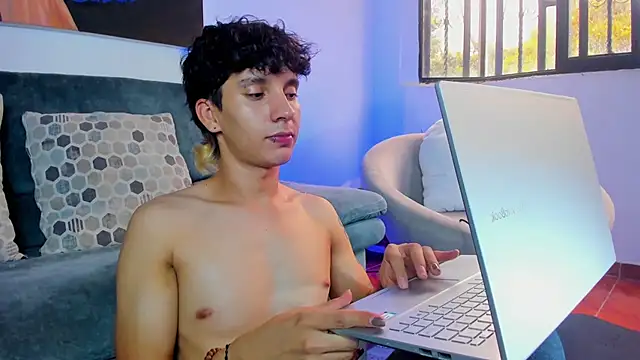 JacoboSwam online show from February 17, 2025, 8:26 pm