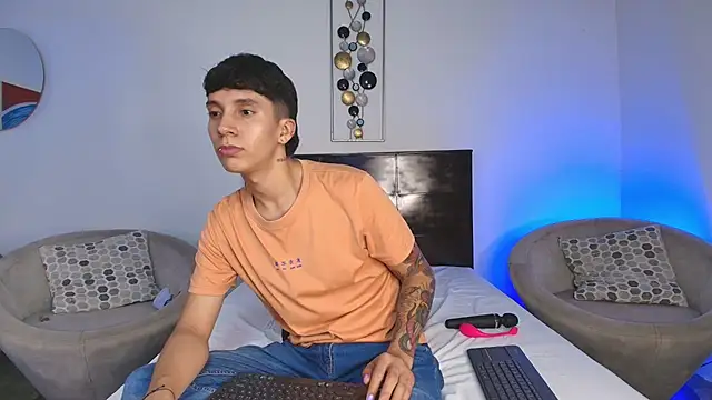 JacoboSwam online show from March 12, 2025, 4:08 am