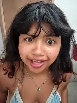 Peach Girll online show from January 24, 2025, 2:08 pm