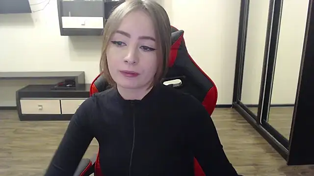 Laralianna online show from January 4, 2025, 5:58 pm