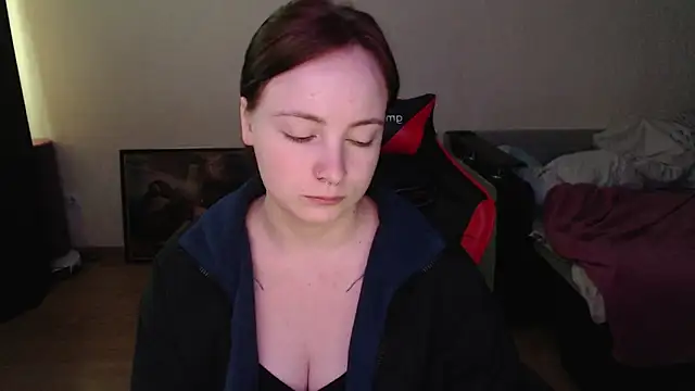 Snapshot of Laralianna chatting on May 28, 2026, 6:00 am Laralianna online show from May 28, 2026, 6:00 am