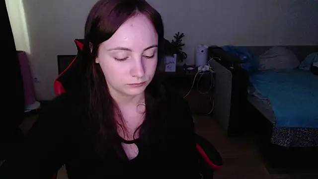 Snapshot of Laralianna chatting on June 18, 2026, 9:36 am Laralianna online show from June 18, 2026, 9:36 am