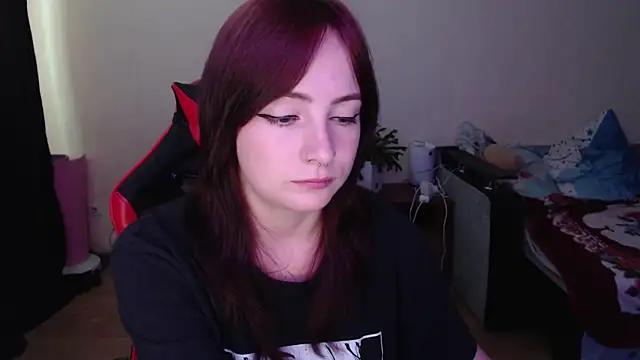 Snapshot of Laralianna chatting on August 7, 2026, 6:15 am Laralianna online show from August 7, 2026, 6:15 am