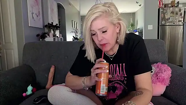 Lexi Shocker online show from January 8, 2026, 8:00 pm