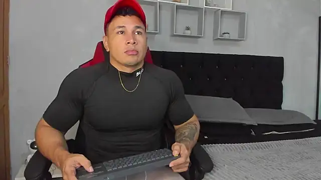 tyler hank01 online show from July 29, 2026, 2:21 am