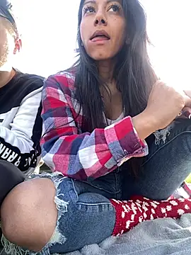 Snapshot of Kiscsillagg chatting on March 21, 2025, 1:12 pm Kiscsillagg online show from March 21, 2025, 1:12 pm