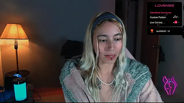 Saucy Jenn online show from December 29, 2024, 3:11 am