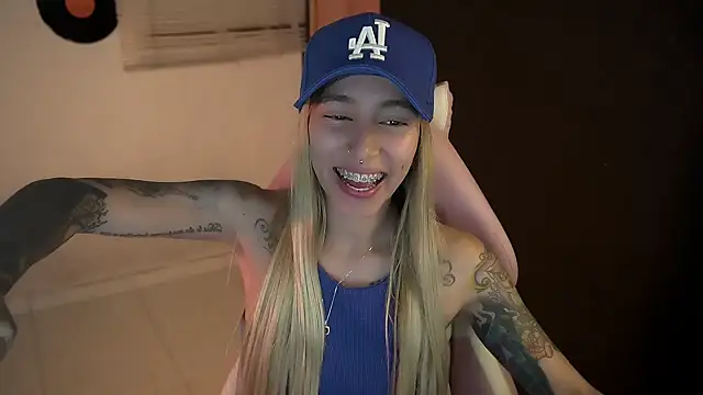 Snapshot of Saucy_Jenn chatting on July 31, 2026, 4:23 am Saucy Jenn online show from July 31, 2026, 4:23 am