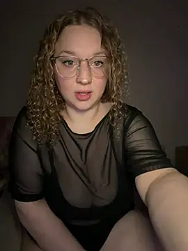 Snapshot of EmmieRae chatting on March 17, 2026, 3:11 am EmmieRae online show from March 17, 2026, 3:11 am