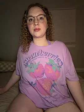 Snapshot of EmmieRae chatting on May 28, 2026, 2:31 am EmmieRae online show from May 28, 2026, 2:31 am