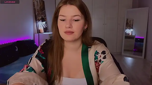 Snapshot of alwaysfrida chatting on November 6, 2025, 12:06 pm alwaysfrida online show from November 6, 2025, 12:06 pm