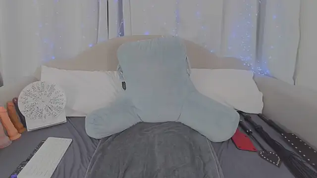 MeghanXO online show from February 8, 2026, 4:32 pm