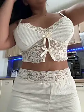 Snapshot of Scarlett-Dream chatting on May 13, 2026, 7:39 am Scarlett-Dream online show from May 13, 2026, 7:39 am