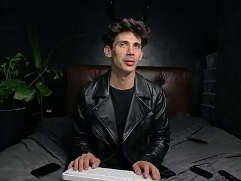 DanielCrush1 online show from September 26, 2025, 9:41 pm