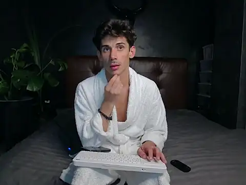 DanielCrush1 online show from September 27, 2025, 1:49 pm