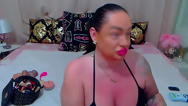 BustyVicky online show from February 12, 2025, 10:04 pm