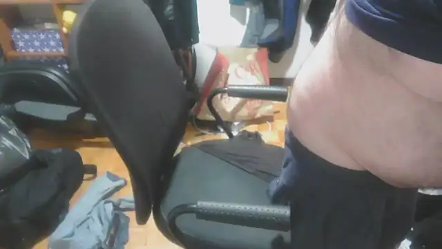 mikeyhotbear online show from December 2, 2024, 6:30 am