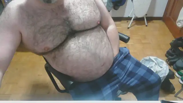 mikeyhotbear online show from December 19, 2024, 6:23 am