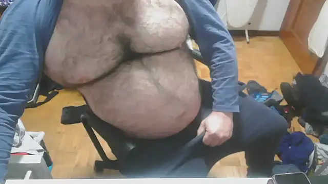 mikeyhotbear online show from January 10, 2025, 6:20 am