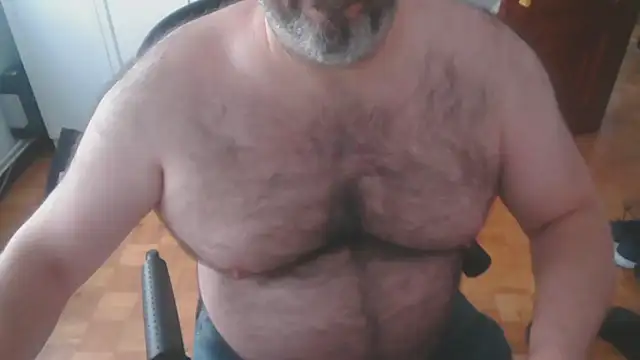 mikeyhotbear online show from October 29, 2025, 4:53 pm