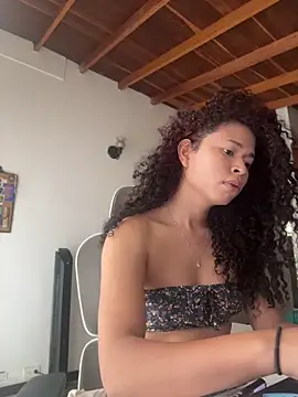 Snapshot of GabriSaenz chatting on May 12, 2026, 1:41 pm GabriSaenz online show from May 12, 2026, 1:41 pm