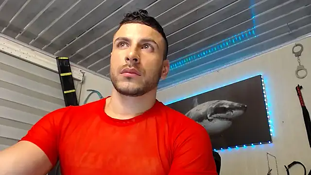 Snapshot of bayronfit chatting on May 5, 2026, 11:57 pm bayronfit online show from May 5, 2026, 11:57 pm