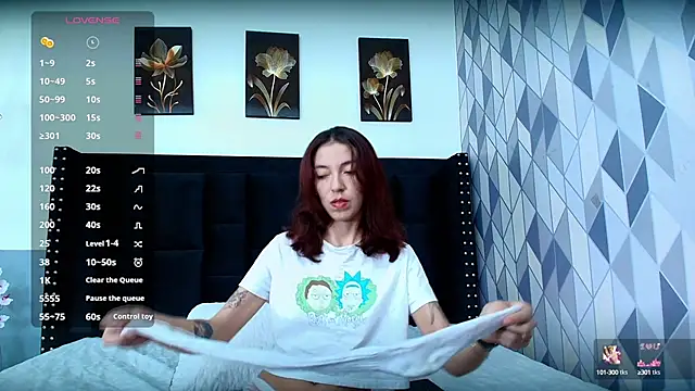 skinnyandcute online show from February 2, 2025, 7:35 pm