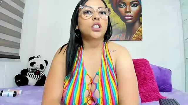 Snapshot of Emiily_88 chatting on February 11, 2025, 11:54 am Emiily 88 online show from February 11, 2025, 11:54 am