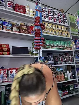 Snapshot of sammyqueenx21 chatting on February 6, 2025, 3:41 pm sammyqueenx21 online show from February 6, 2025, 3:41 pm