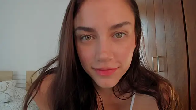 Snapshot of GrettaBenett chatting on December 9, 2024, 5:52 pm GrettaBenett online show from December 9, 2024, 5:52 pm