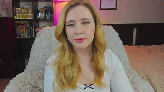 Lav Tender online show from September 18, 2025, 9:50 pm