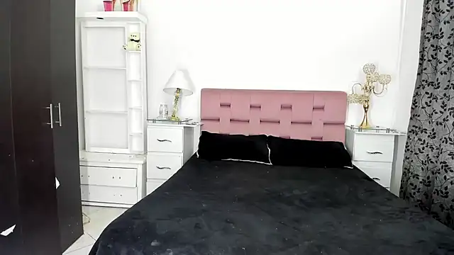 Snapshot of dollpamela chatting on December 27, 2024, 8:18 pm dollpamela online show from December 27, 2024, 8:18 pm