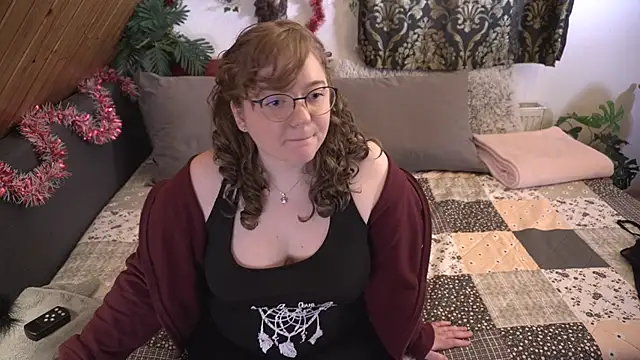 Snapshot of TessaWinter chatting on December 13, 2024, 4:49 pm TessaWinter online show from December 13, 2024, 4:49 pm