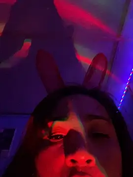 Sanieku online show from April 13, 2026, 9:09 pm