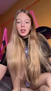 -veranito- online show from May 10, 2026, 3:12 am