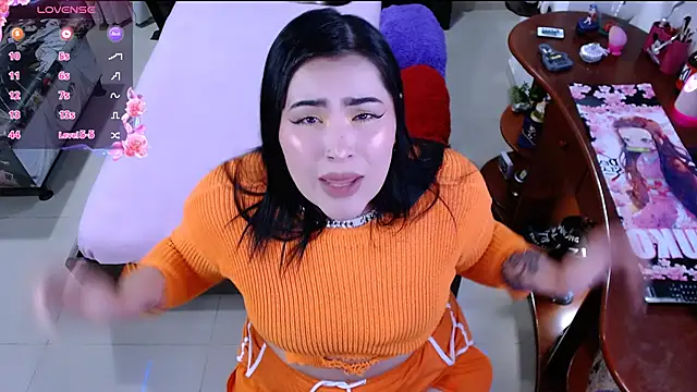 lufek23 online show from December 25, 2024, 11:53 pm