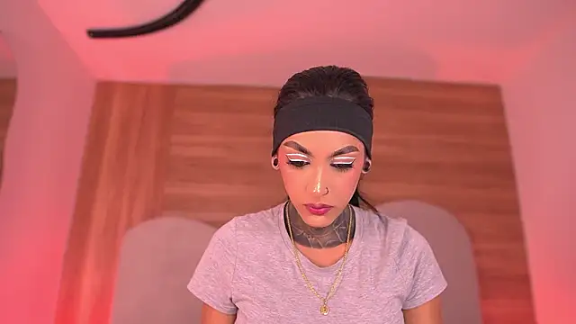 Snapshot of danna_berlin_ chatting on May 5, 2026, 7:33 pm danna berlin online show from May 5, 2026, 7:33 pm