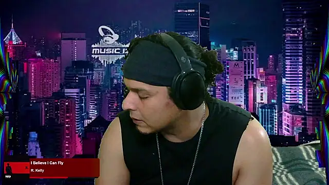 Snapshot of chino_roz chatting on February 23, 2025, 12:19 am chino roz online show from February 23, 2025, 12:19 am