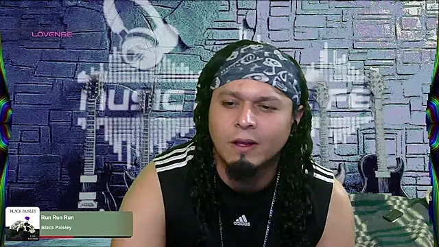 Snapshot of chino_roz chatting on March 2, 2025, 8:27 am chino roz online show from March 2, 2025, 8:27 am