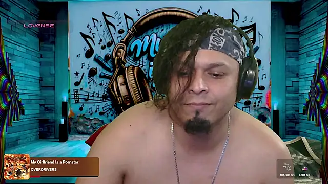 Snapshot of chino_roz chatting on March 17, 2025, 1:03 am chino roz online show from March 17, 2025, 1:03 am