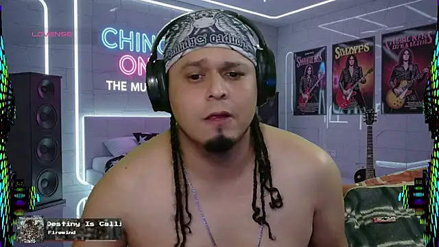 Snapshot of chino_roz chatting on October 11, 2025, 10:03 am chino roz online show from October 11, 2025, 10:03 am