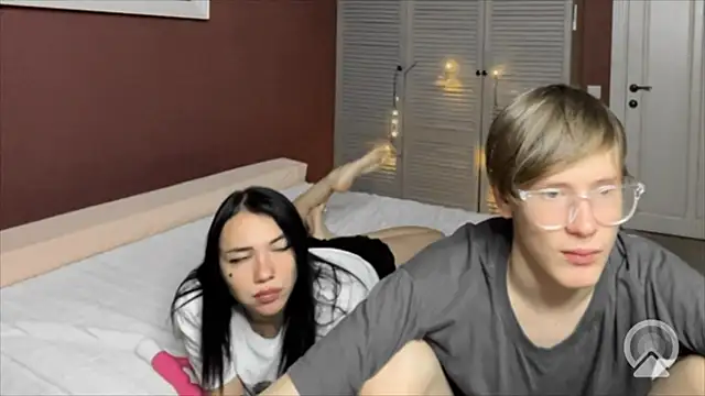 Snapshot of Laura_Key chatting on October 27, 2025, 8:57 pm Laura Key online show from October 27, 2025, 8:57 pm