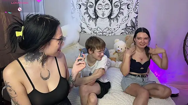 Snapshot of Laura_Key chatting on July 27, 2026, 6:26 pm Laura Key online show from July 27, 2026, 6:26 pm