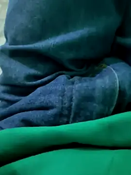 Snapshot of N-lS chatting on February 6, 2026, 2:09 pm N-lS online show from February 6, 2026, 2:09 pm