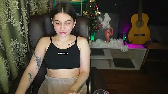 delicatedBailey online show from January 13, 2025, 5:23 am