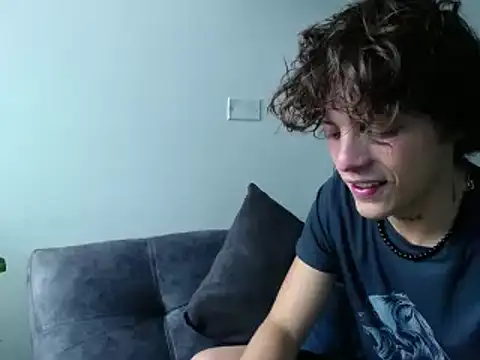 Snapshot of Santiago_kiler chatting on December 13, 2024, 7:43 pm Santiago kiler online show from December 13, 2024, 7:43 pm