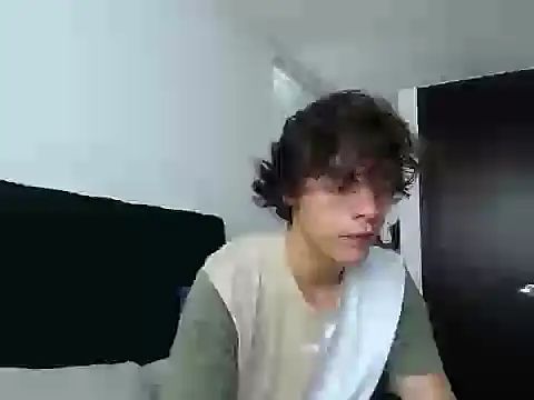 Snapshot of Santiago_kiler chatting on December 16, 2024, 5:00 pm Santiago kiler online show from December 16, 2024, 5:00 pm